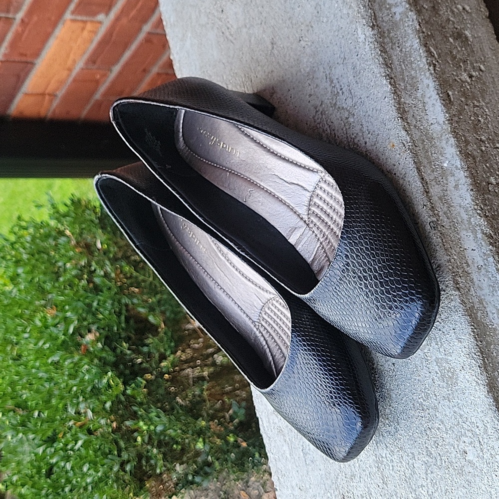 Easy Spirit black pumps - Picture 4 of 6